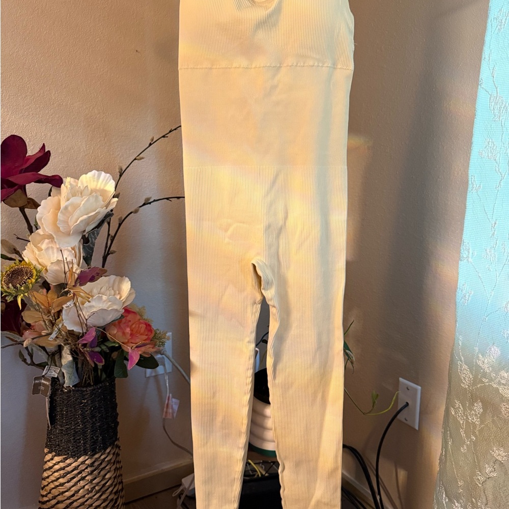 Chic Cream High-Waisted Leggings